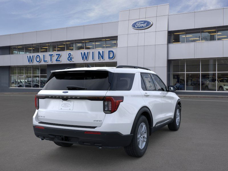 2025 Ford Explorer photo 3