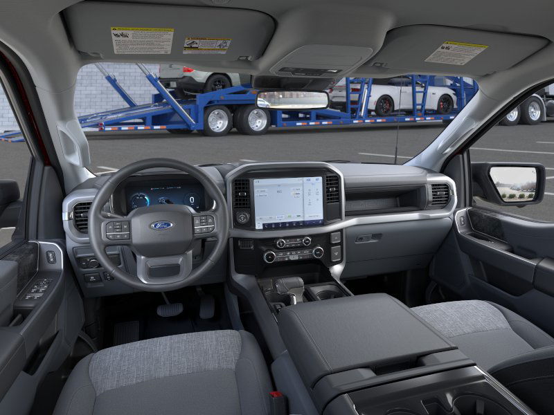 2025 Ford F-150 Lightning XLT photo 9