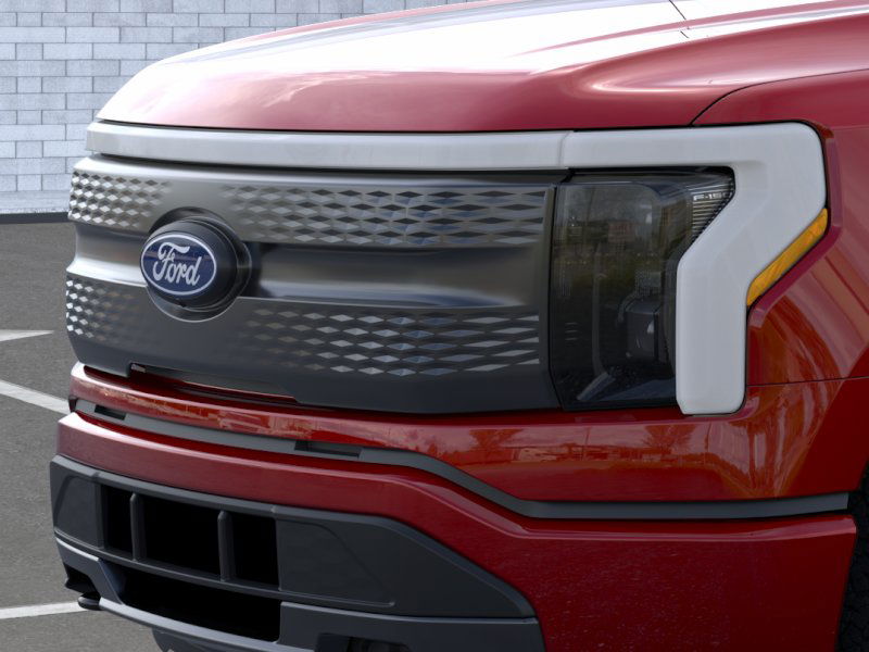 2025 Ford F-150 Lightning XLT photo 17