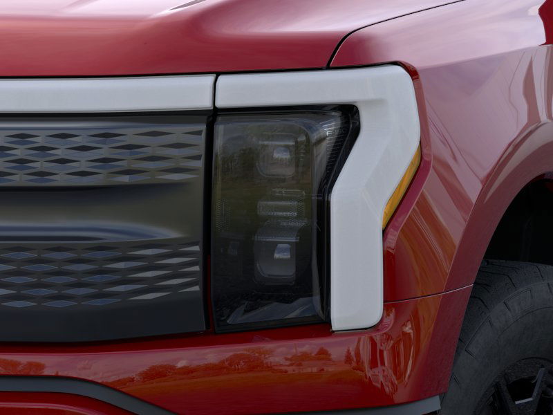 2025 Ford F-150 Lightning XLT photo 18