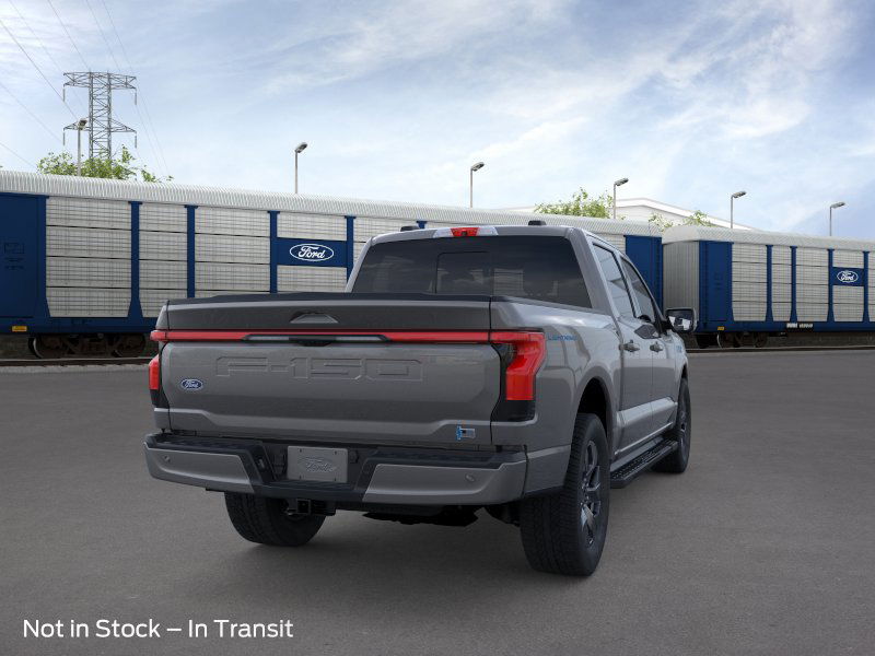 2025 Ford F-150 Lightning Lariat photo 4