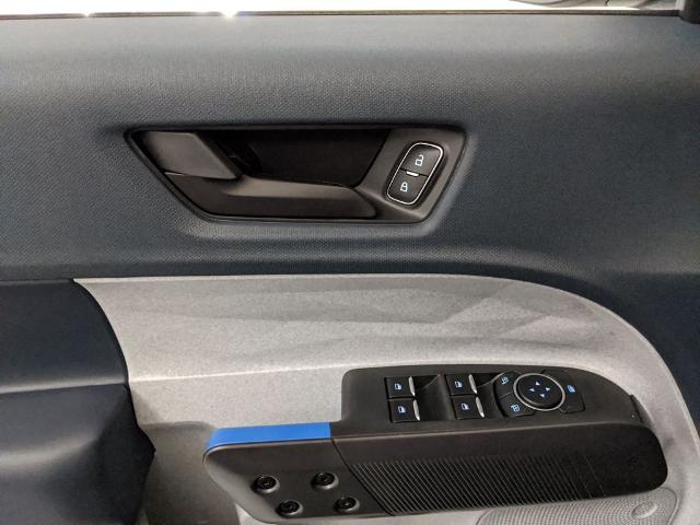 2025 Ford Maverick XLT photo 2