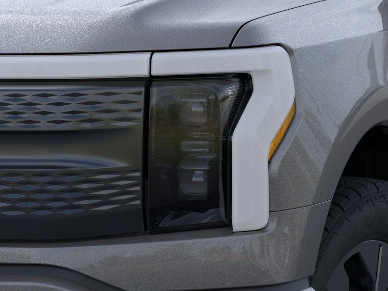 2025 Ford F-150 Lightning photo 17