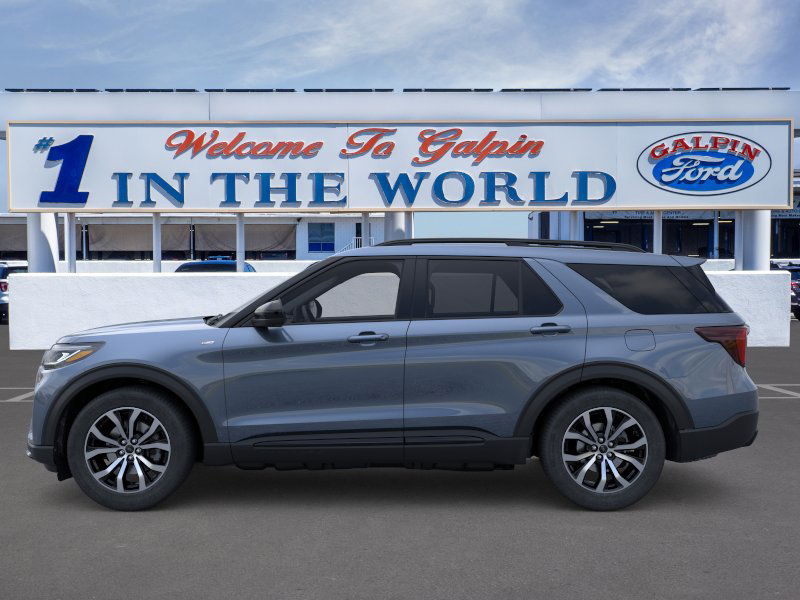 2025 Ford Explorer ST ST-Line photo 6