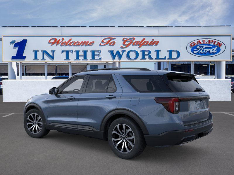 2025 Ford Explorer ST ST-Line photo 7