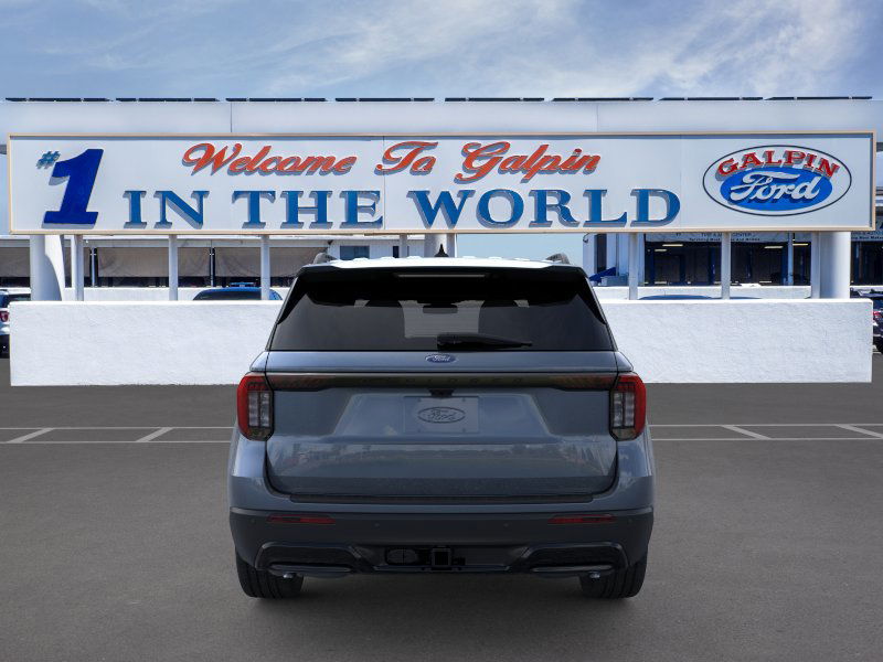 2025 Ford Explorer ST ST-Line photo 8