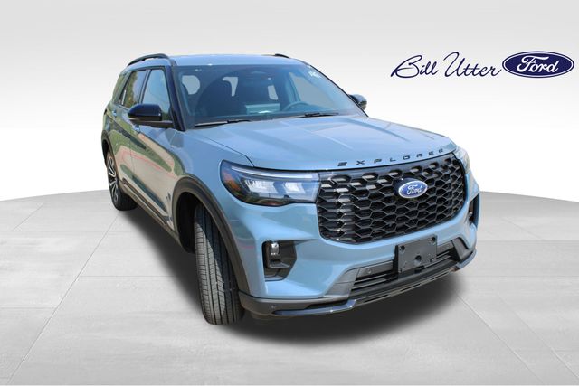 2025 Ford Explorer ST-Line photo 2
