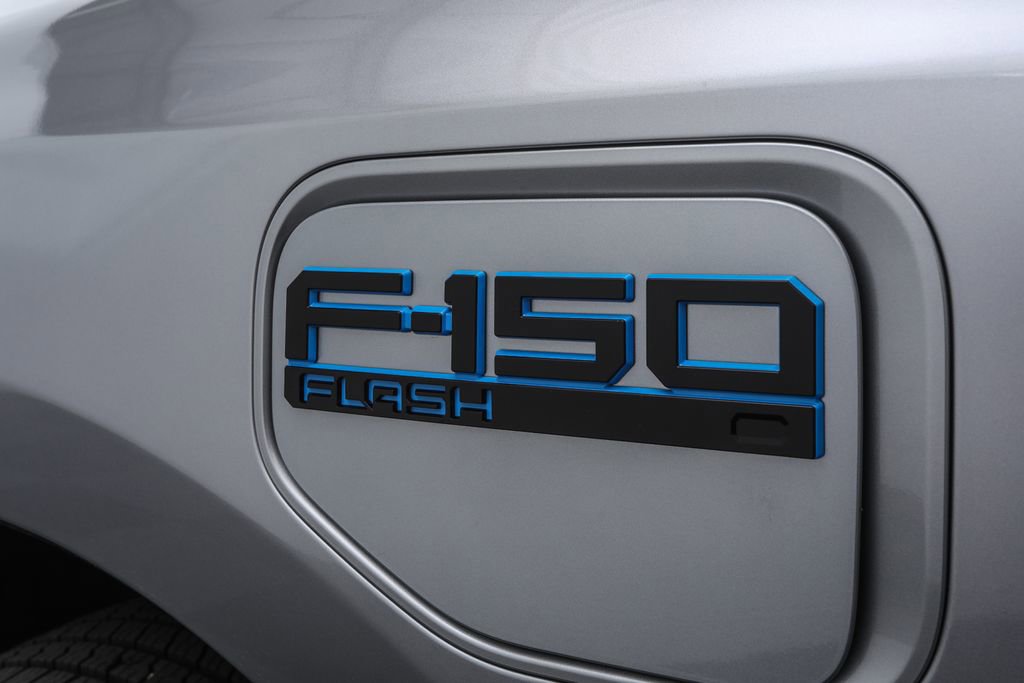 2025 Ford F-150 Lightning photo 6