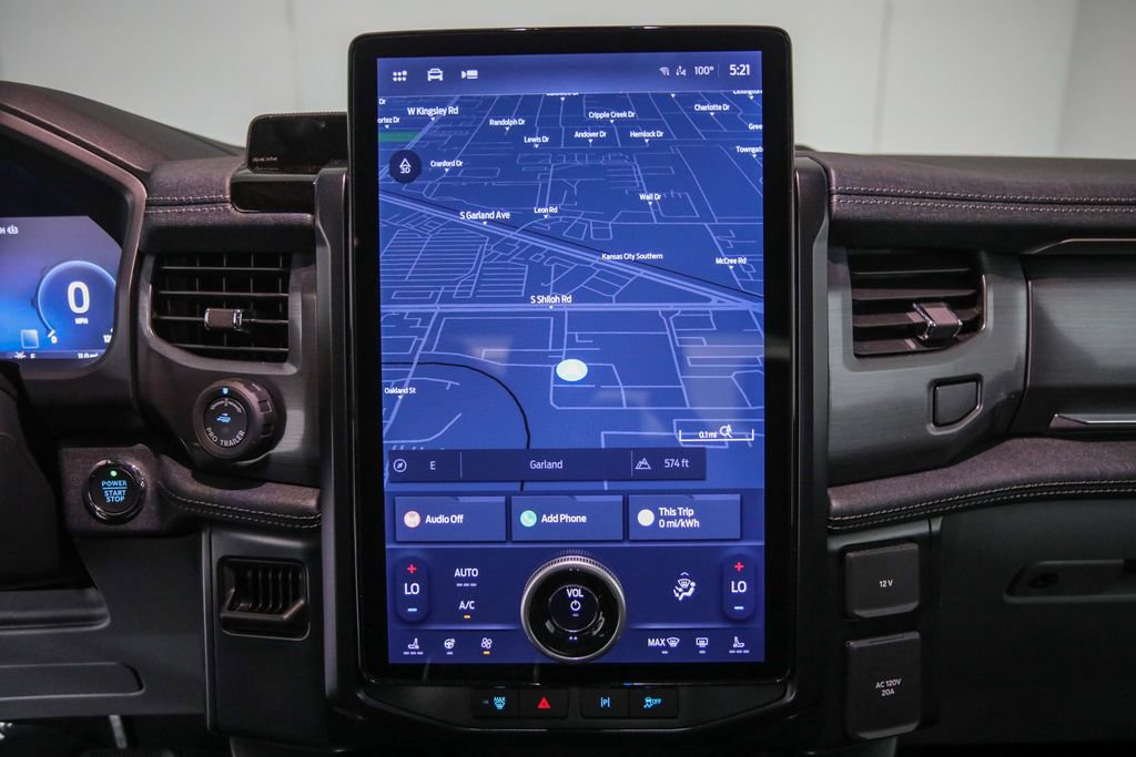2025 Ford F-150 Lightning photo 13