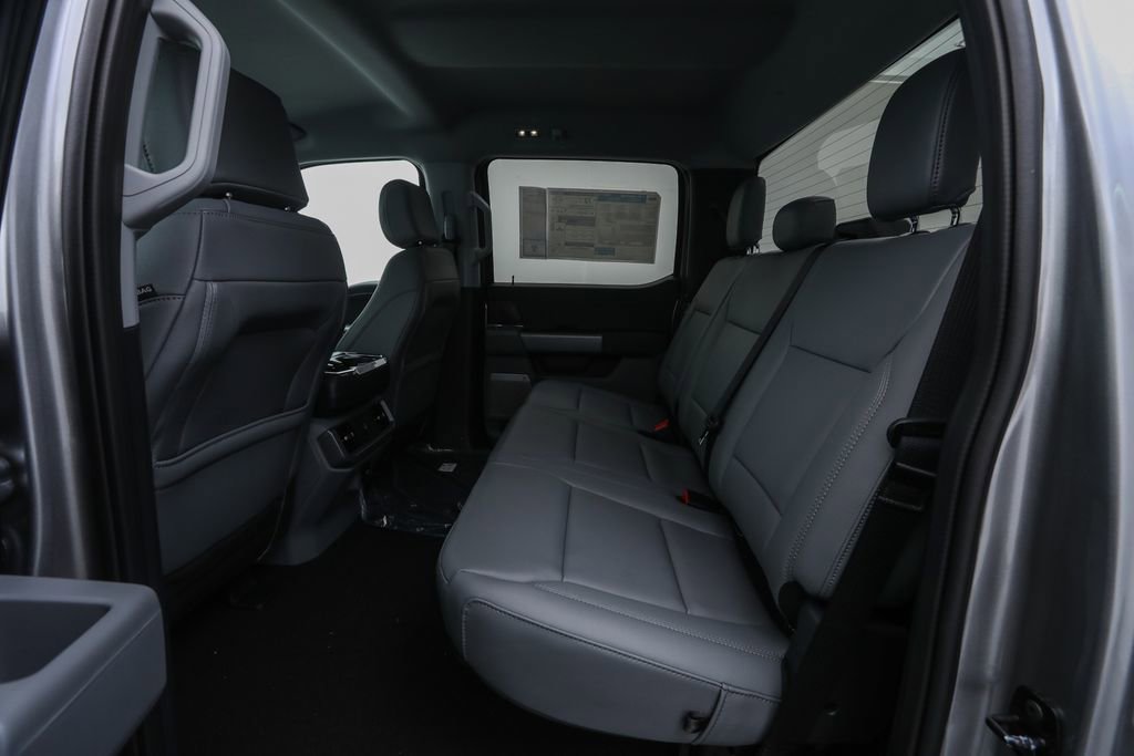 2025 Ford F-150 Lightning photo 16