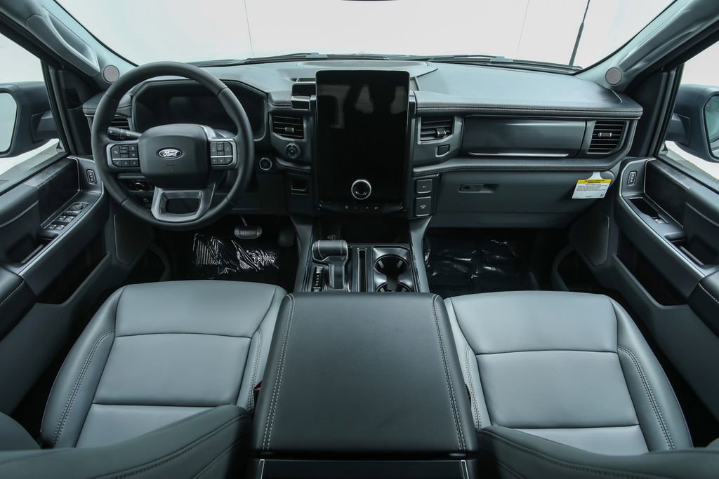 2025 Ford F-150 Lightning photo 17