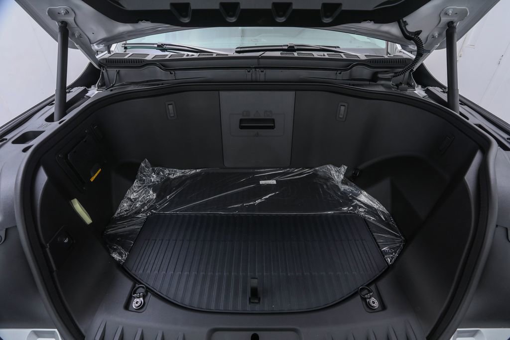 2025 Ford F-150 Lightning photo 19