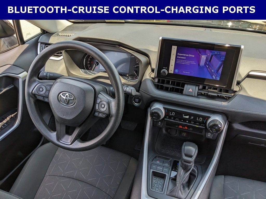 2024 Toyota RAV4 XLE photo 5