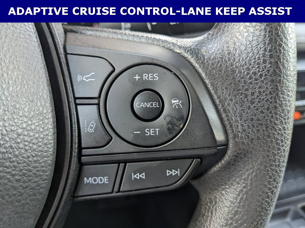 2024 Toyota RAV4 XLE photo 6