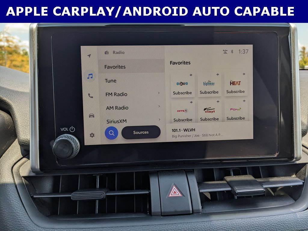 2024 Toyota RAV4 XLE photo 8