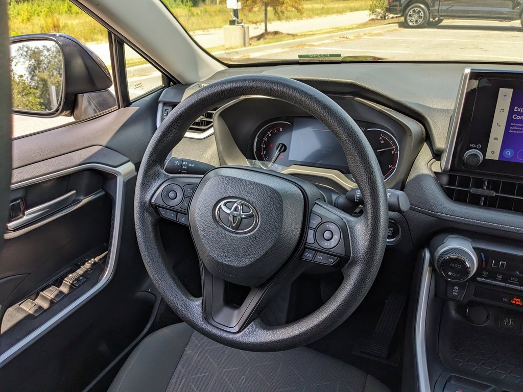 2024 Toyota RAV4 XLE photo 16