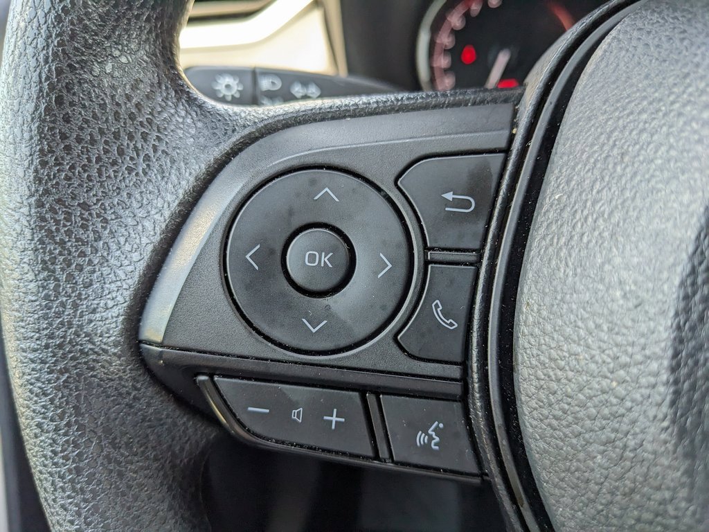 2024 Toyota RAV4 XLE photo 17