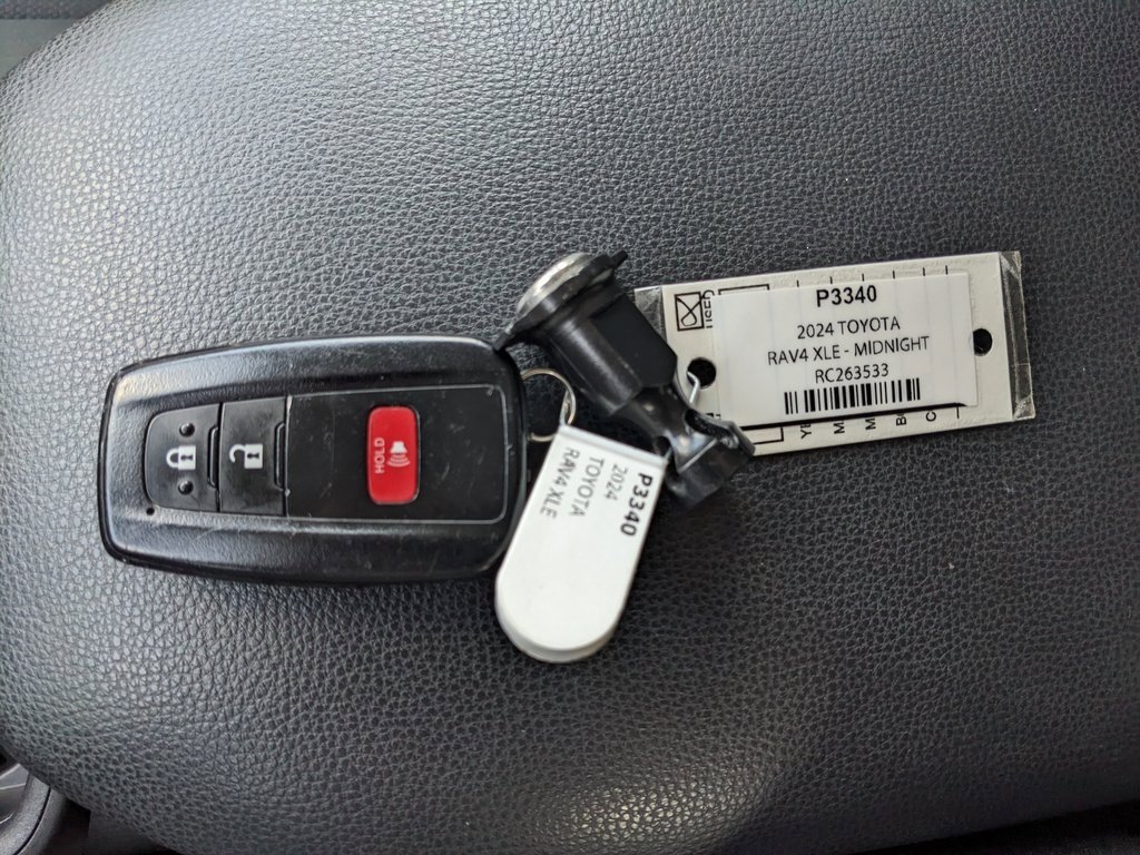 2024 Toyota RAV4 XLE photo 20