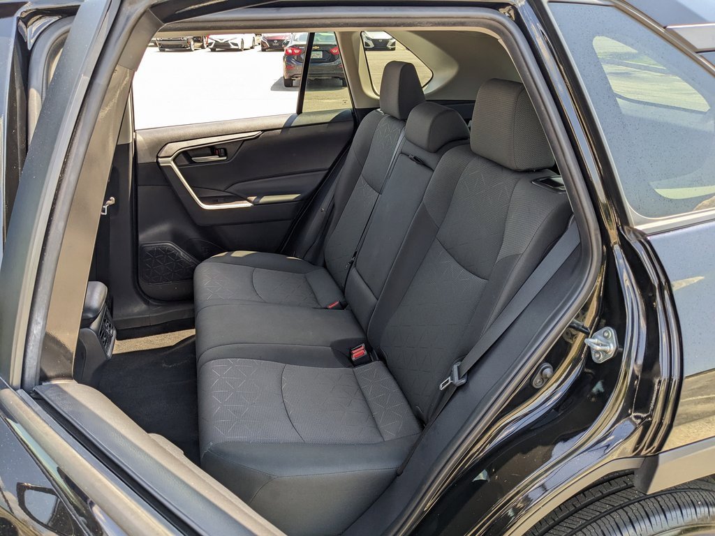 2024 Toyota RAV4 XLE photo 25