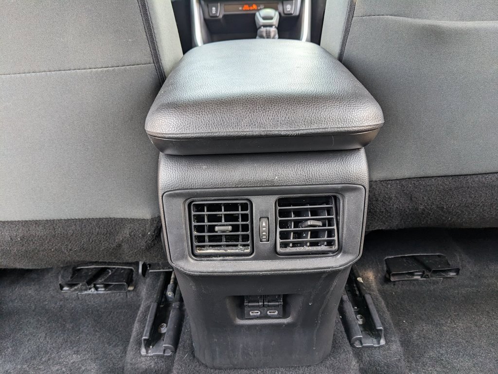 2024 Toyota RAV4 XLE photo 26