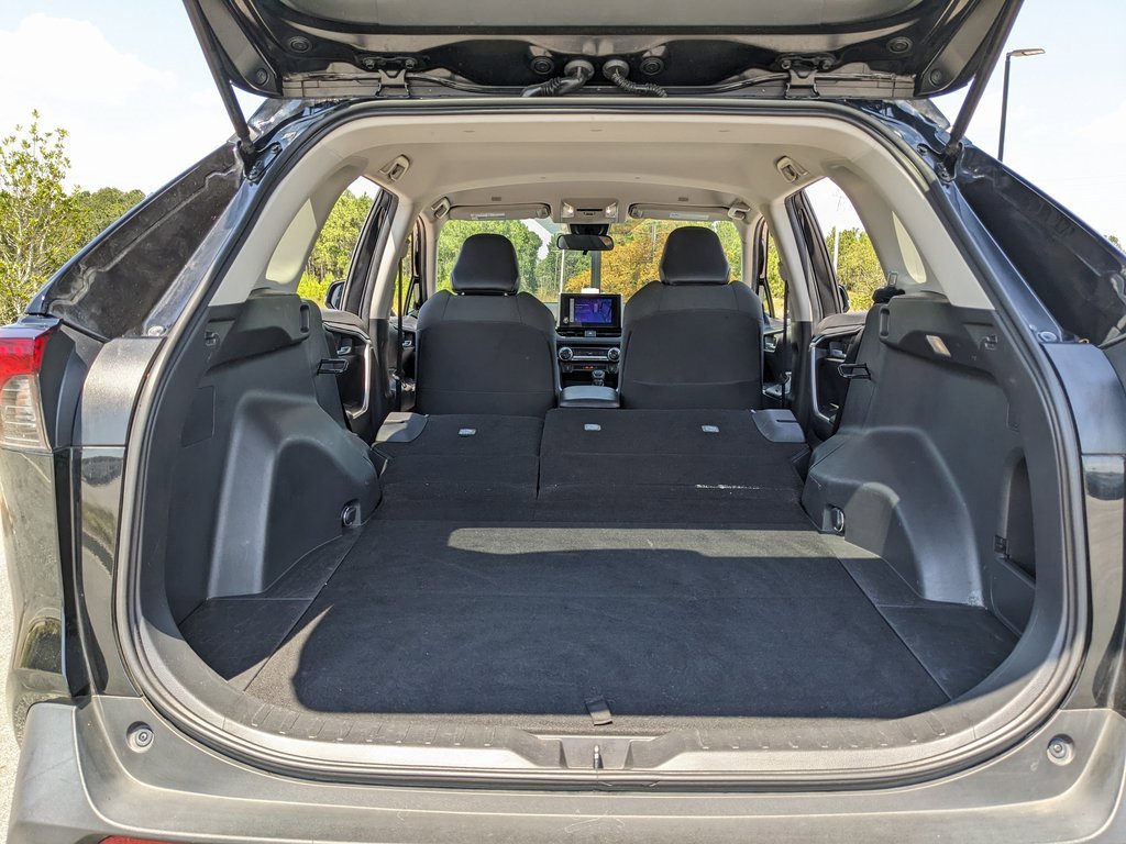 2024 Toyota RAV4 XLE photo 28