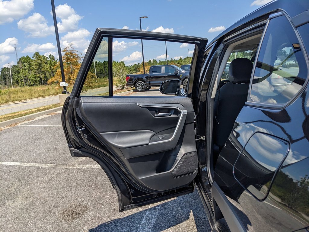 2024 Toyota RAV4 XLE photo 39