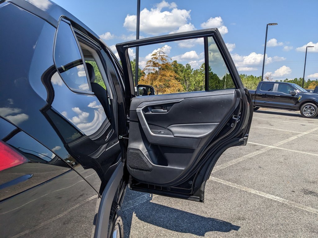 2024 Toyota RAV4 XLE photo 41