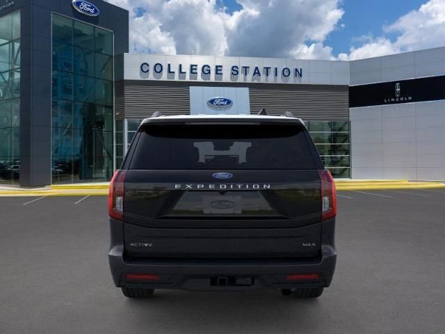2025 Ford Expedition MAX photo 3