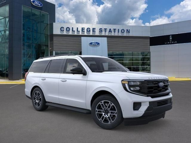 2025 Ford Expedition photo 4