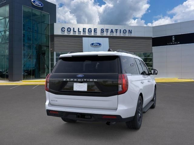 2025 Ford Expedition photo 5