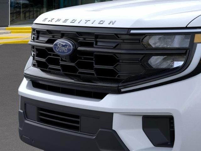 2025 Ford Expedition photo 14