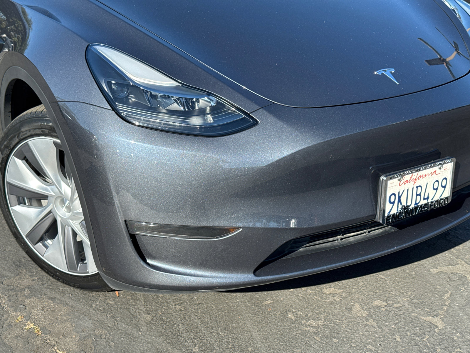 2024 Tesla Model Y Long Range photo 3