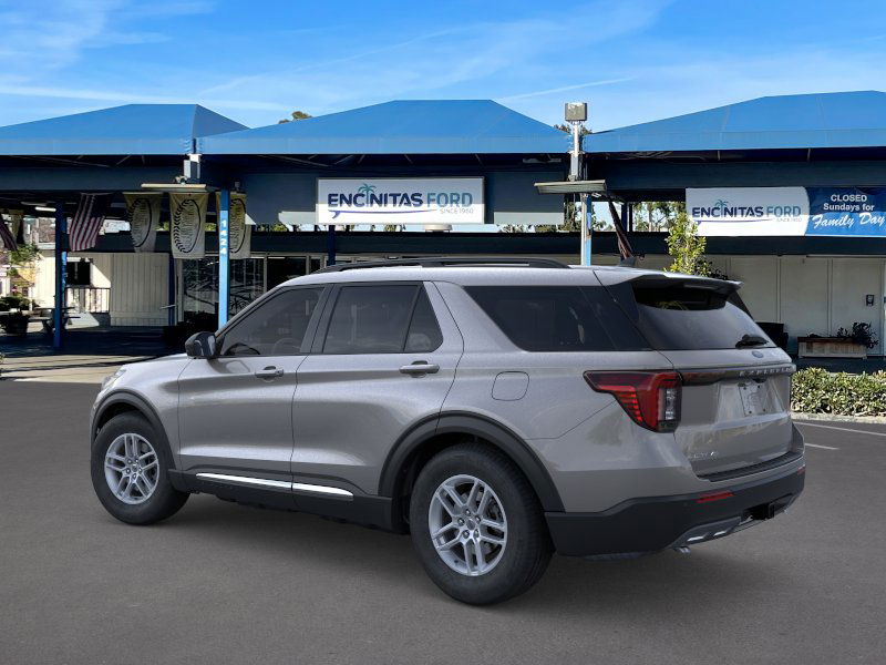 2025 Ford Explorer photo 2