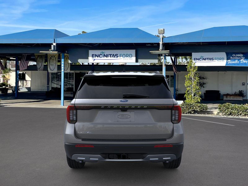 2025 Ford Explorer photo 3