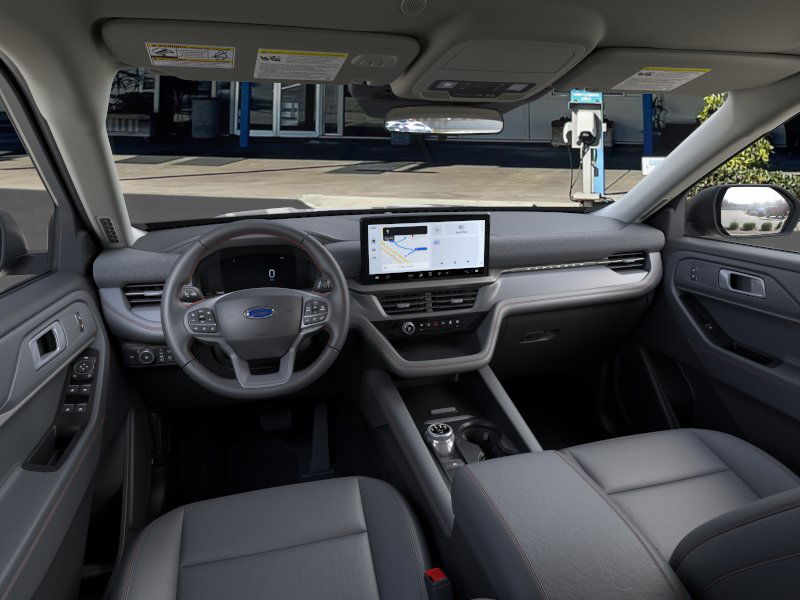 2025 Ford Explorer photo 7