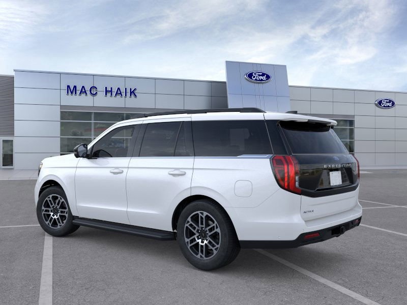 2025 Ford Expedition photo 2