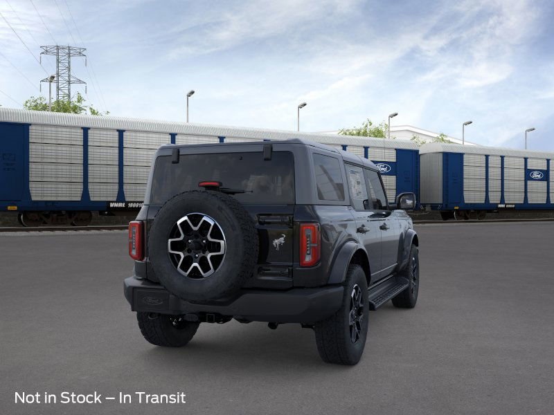 2025 Ford Bronco Outer Banks photo 2