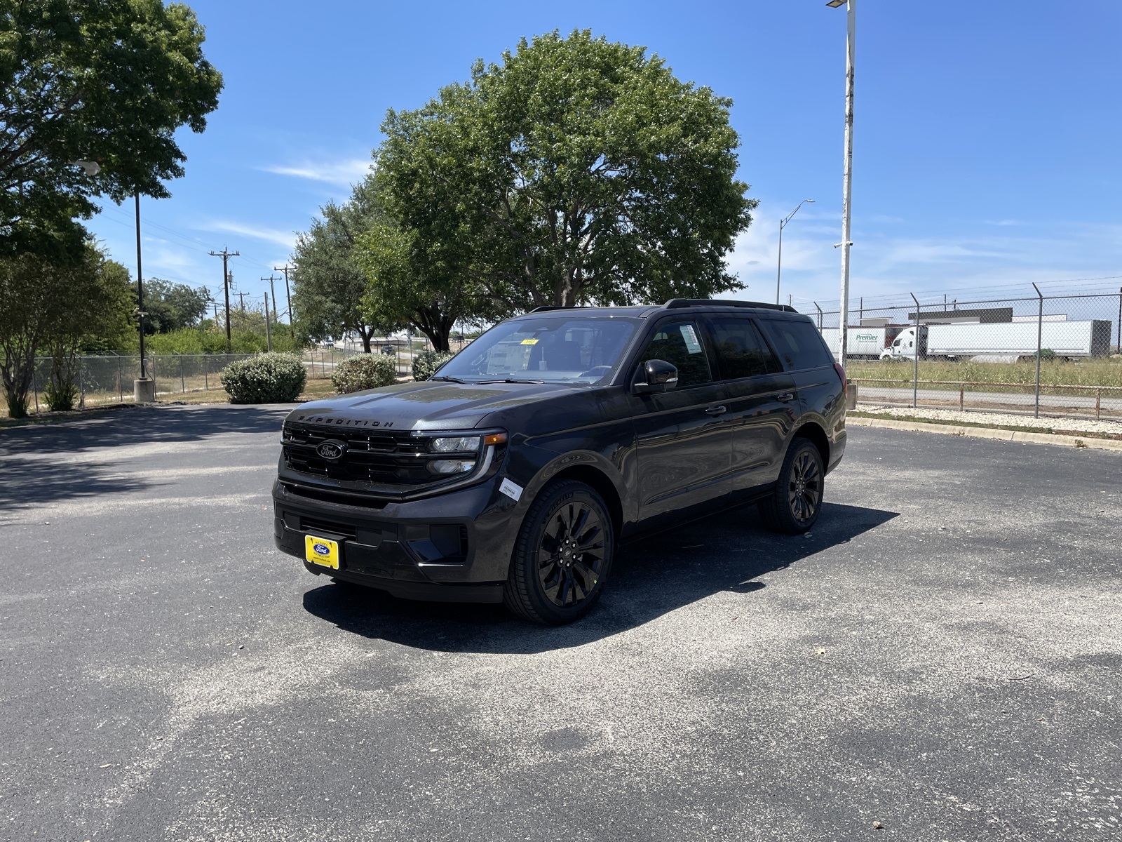 2025 Ford Expedition Platinum's photo