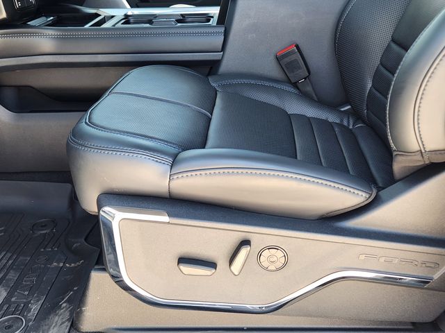 2025 Ford F-250 Platinum photo 17