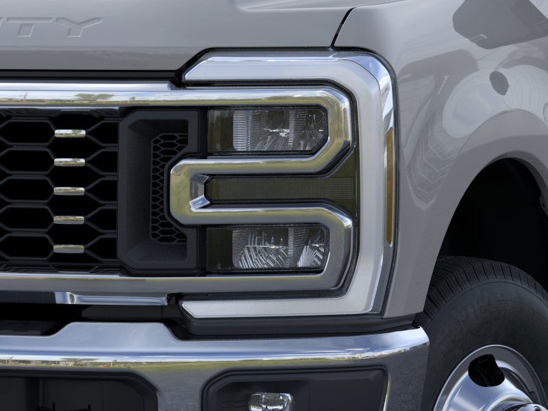 2025 Ford F-350 photo 18