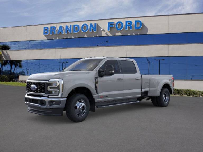 2026 Ford Super Duty F-350 DRW LARIAT