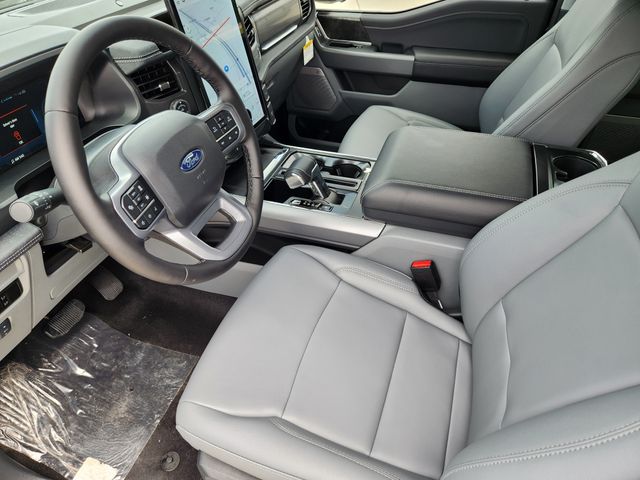 2025 Ford F-150 Lightning photo 8
