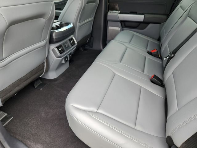 2025 Ford F-150 Lightning photo 19