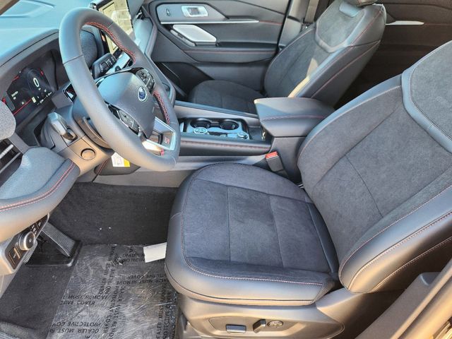 2025 Ford Explorer ST photo 7