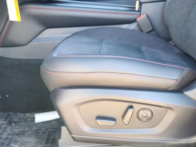 2025 Ford Explorer ST photo 16