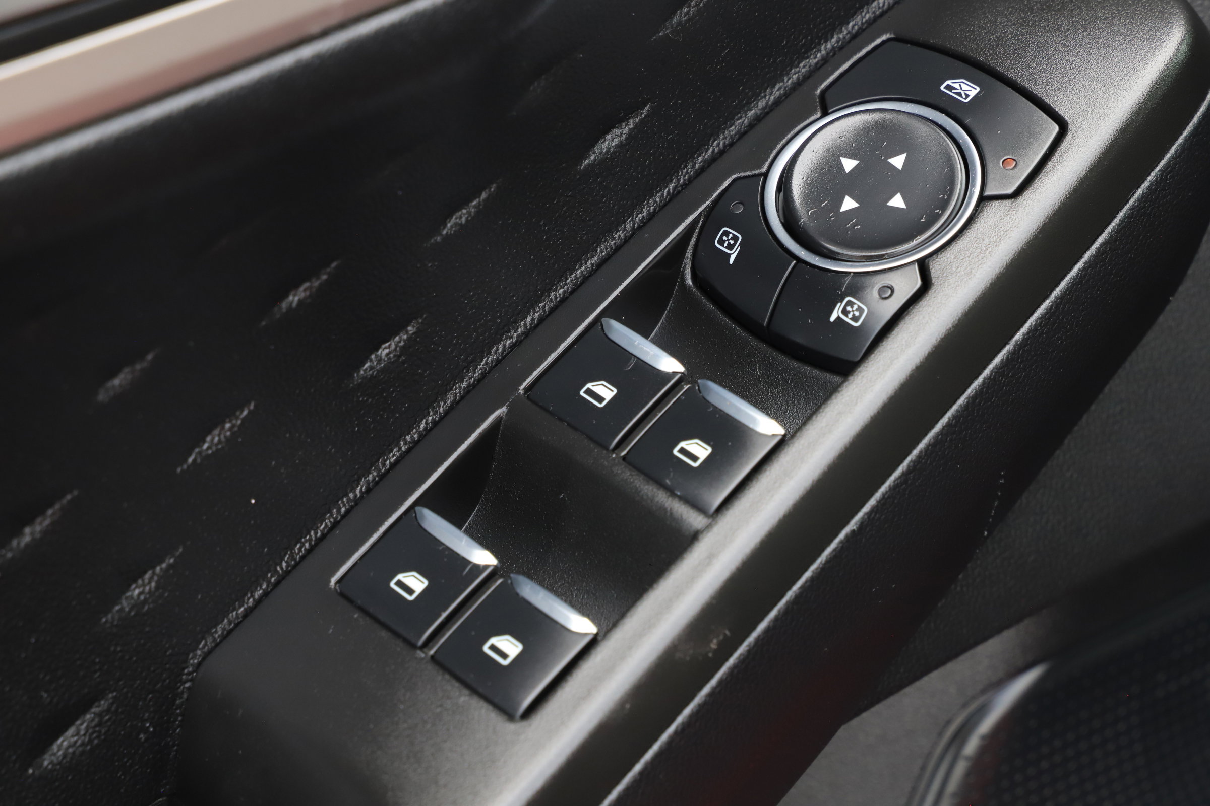 2020 Ford Escape SE photo 15