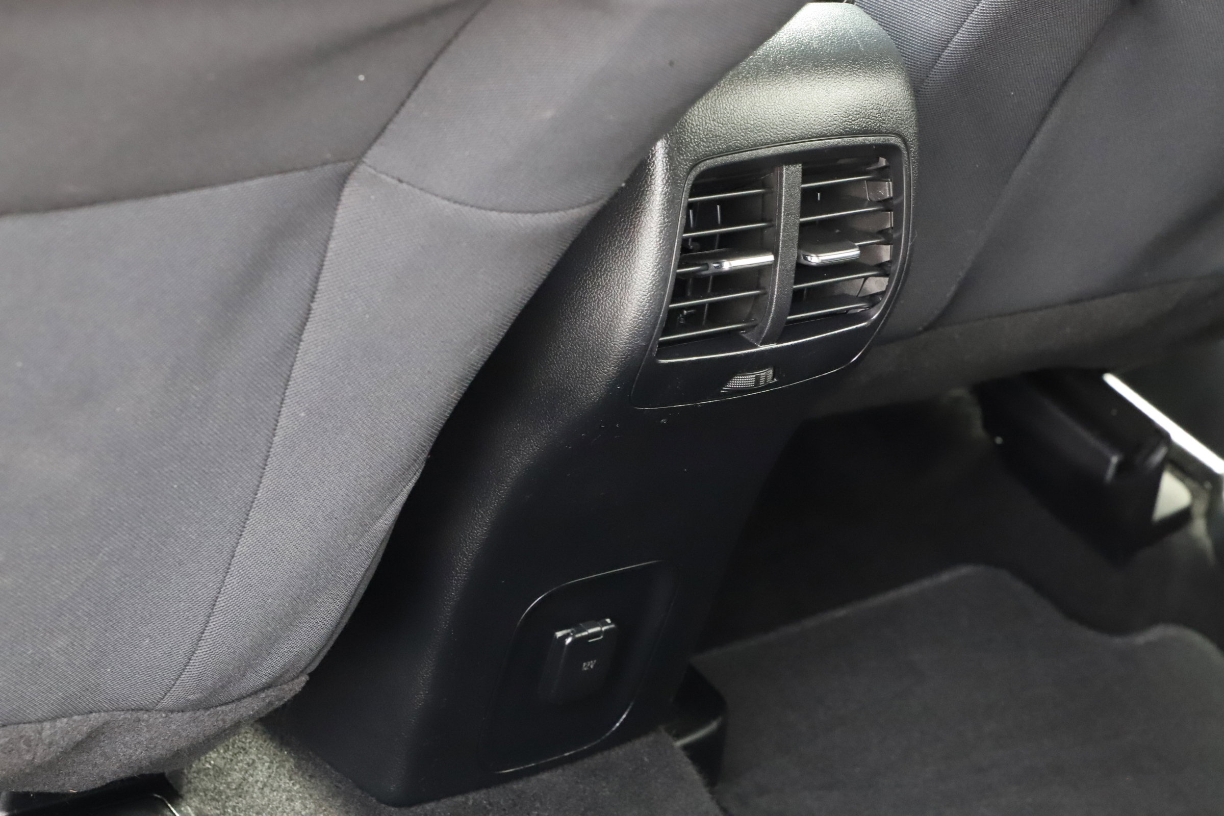 2020 Ford Escape SE photo 17