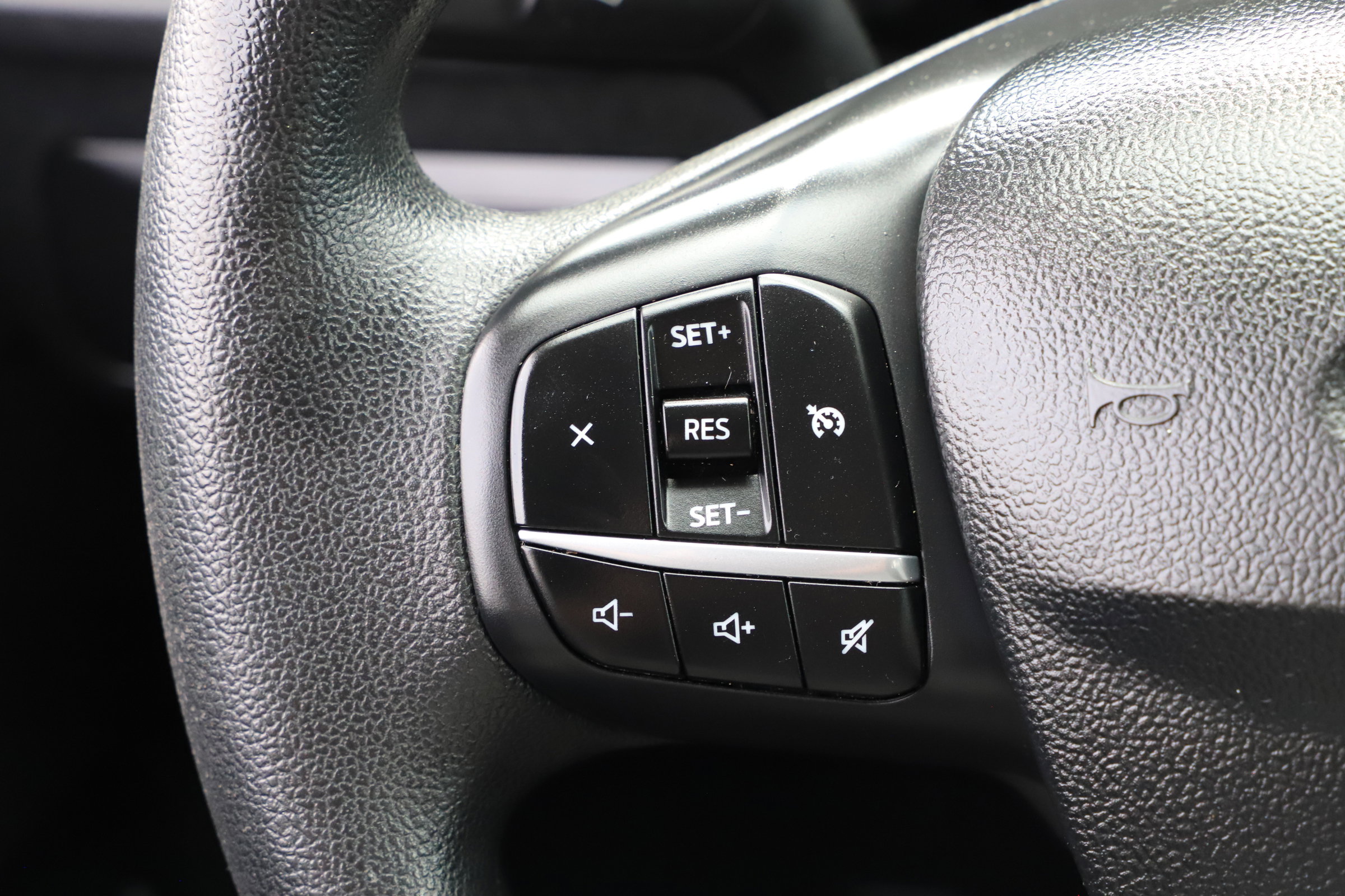 2020 Ford Escape SE photo 21