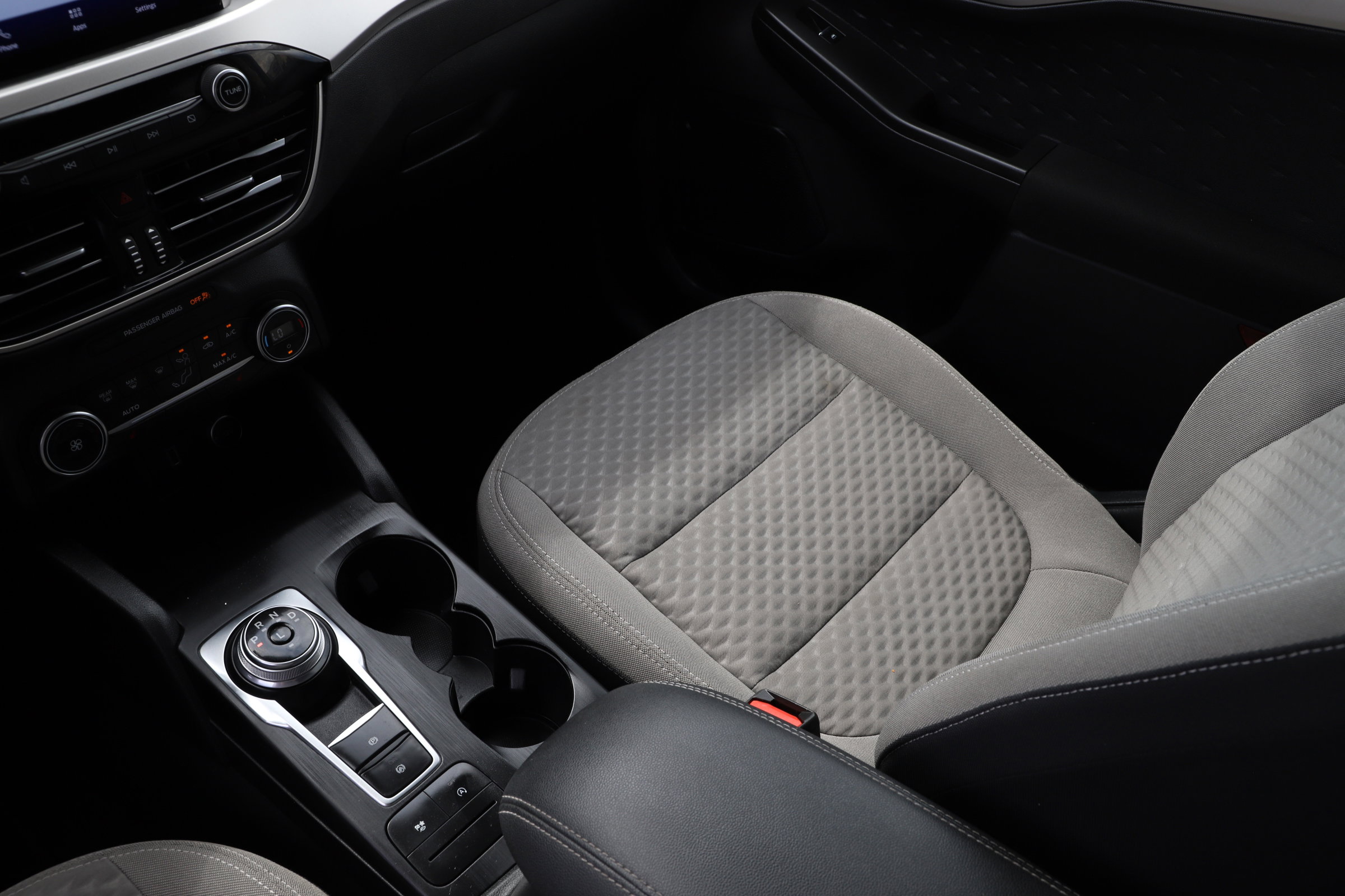 2020 Ford Escape SE photo 25