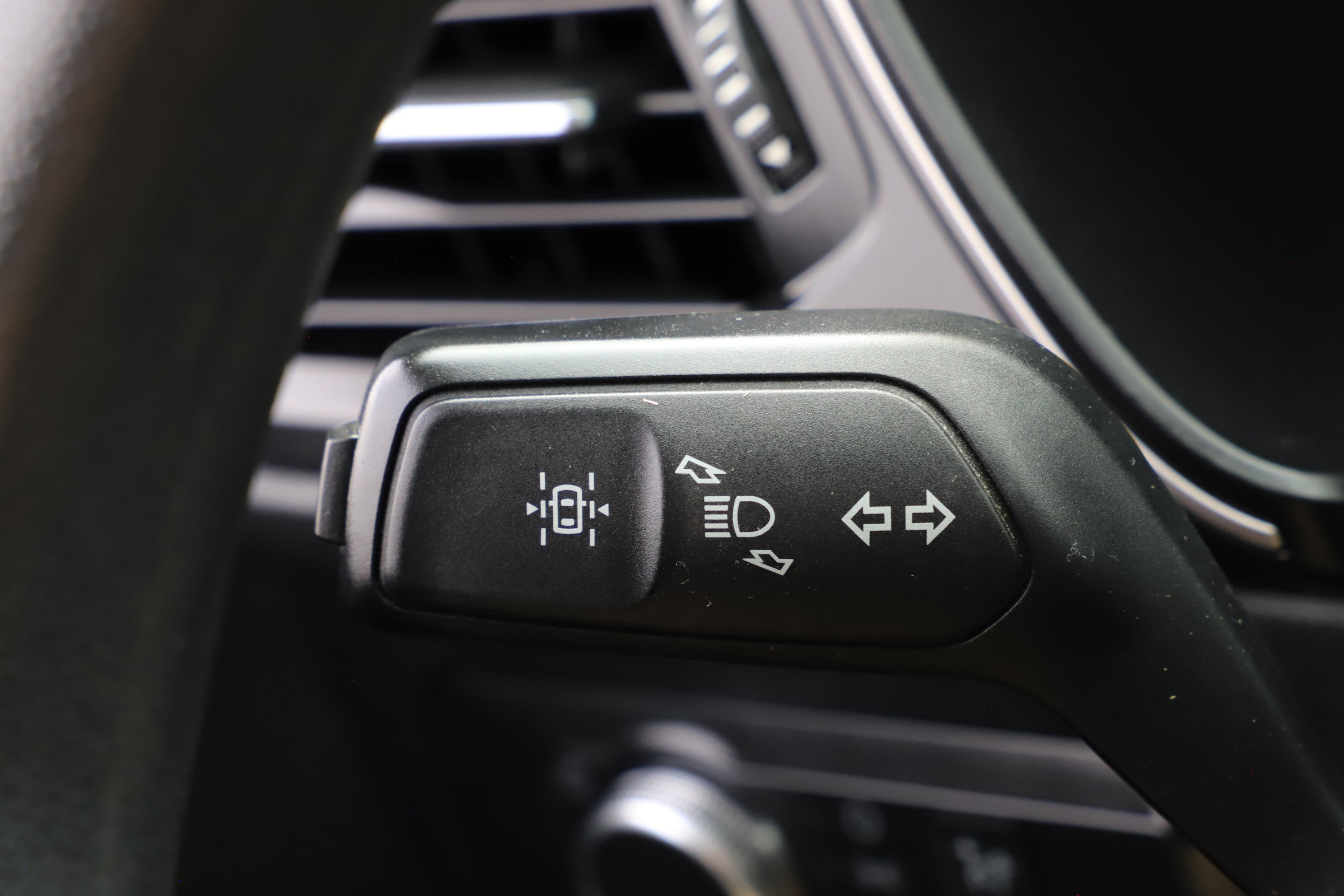 2020 Ford Escape SE photo 33